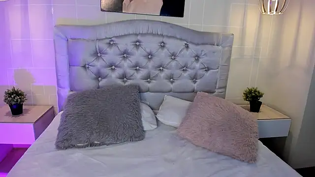 ayshel   online show from 30, 1, 2025