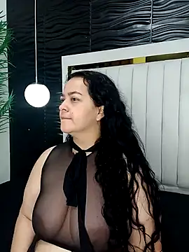 lucia vonne  online show from 12, 2, 2025
