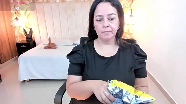 lucia vonne  online show from 12, 2, 2026