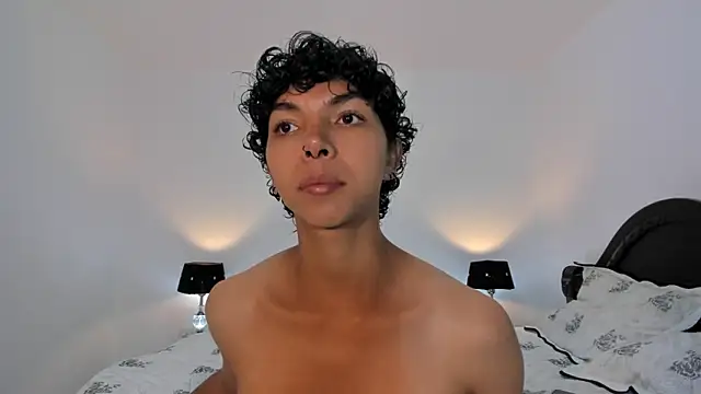 Snapshot of xhenisa_ chatting on 14, 1, 2025 xhenisa online show from 14, 1, 2025