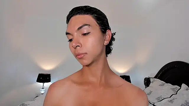 Snapshot of xhenisa_ chatting on 23, 1, 2025 xhenisa online show from 23, 1, 2025