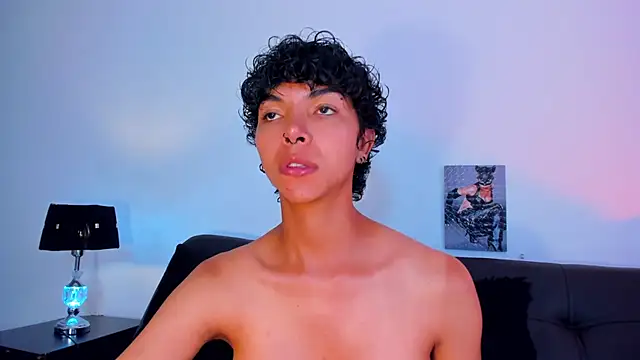 Snapshot of xhenisa_ chatting on 28, 1, 2025 xhenisa online show from 28, 1, 2025