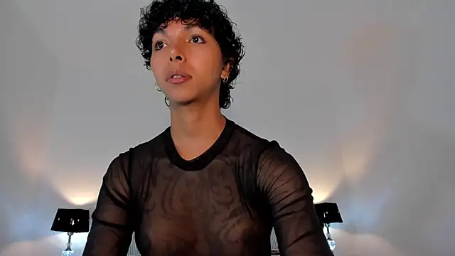 Snapshot of xhenisa_ chatting on 15, 3, 2025 xhenisa online show from 15, 3, 2025