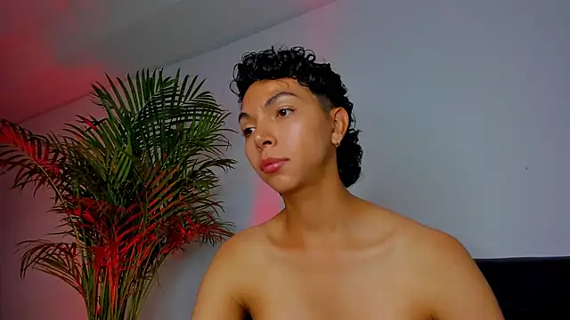 Snapshot of xhenisa_ chatting on 20, 11, 2025 xhenisa online show from 20, 11, 2025