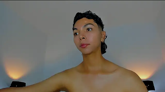 Snapshot of xhenisa_ chatting on 29, 11, 2025 xhenisa online show from 29, 11, 2025