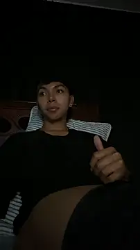 Snapshot of xhenisa_ chatting on 5, 2, 2026 xhenisa online show from 5, 2, 2026