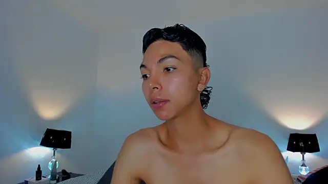 Snapshot of xhenisa_ chatting on 10, 3, 2026 xhenisa online show from 10, 3, 2026