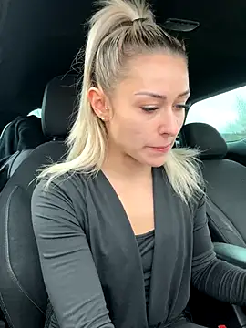 Snapshot of petrouchkaaa_ chatting on 3, 12, 2024 petrouchkaaa online show from 3, 12, 2024