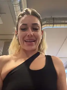 Snapshot of petrouchkaaa_ chatting on 14, 3, 2025 petrouchkaaa online show from 14, 3, 2025