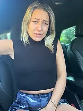 Snapshot of petrouchkaaa_ chatting on 18, 10, 2025 petrouchkaaa online show from 18, 10, 2025