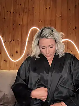 petrouchkaaa  online show from 13, 4, 2026