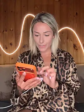 petrouchkaaa  online show from 28, 4, 2026