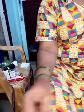 yours-kavaya online show from 4, 11, 2025