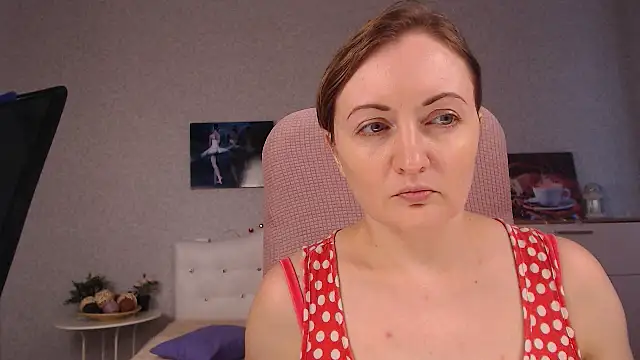 Snapshot of BettyFootFetish chatting on 4, 12, 2025 BettyFootFetish online show from 4, 12, 2025