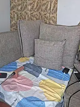 Snapshot of hornycreamybabe chatting on 2, 2, 2025 hornycreamybabe online show from 2, 2, 2025