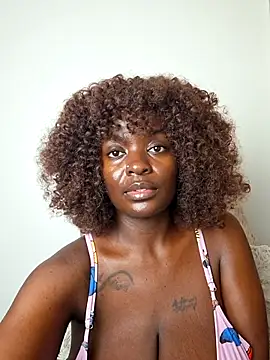 hornycreamybabe online show from 27, 4, 2026