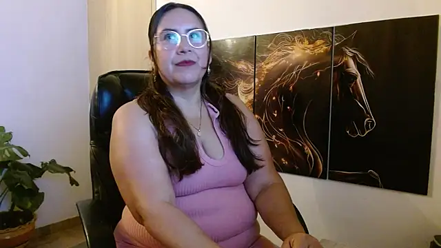 Snapshot of amalia_brunette chatting on 11, 6, 2026 amalia brunette online show from 11, 6, 2026