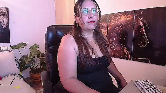 Snapshot of amalia_brunette chatting on 25, 6, 2026 amalia brunette online show from 25, 6, 2026