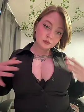 Snapshot of EmmySuiyugh chatting on 11, 4, 2026 EmmySuiyugh online show from 11, 4, 2026