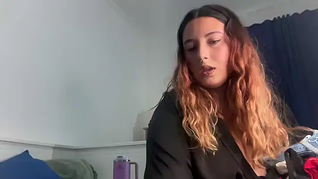 Snapshot of bybabyblue chatting on 12, 11, 2025 bybabyblue online show from 12, 11, 2025