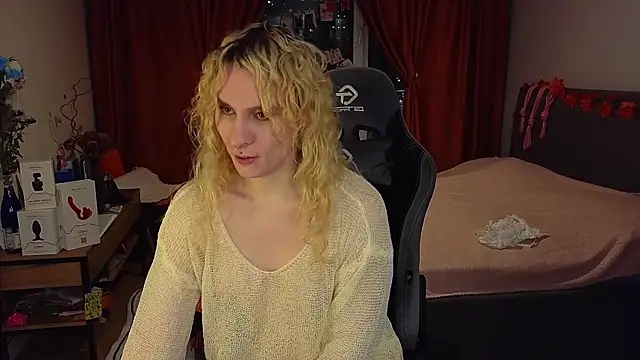 Lori Myaf online show from 18, 12, 2024