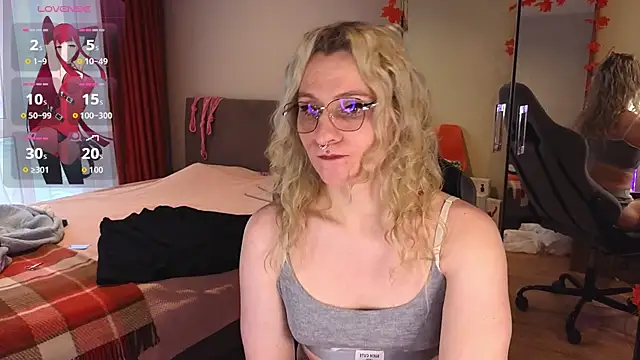 Lori Myaf online show from 6, 10, 2025