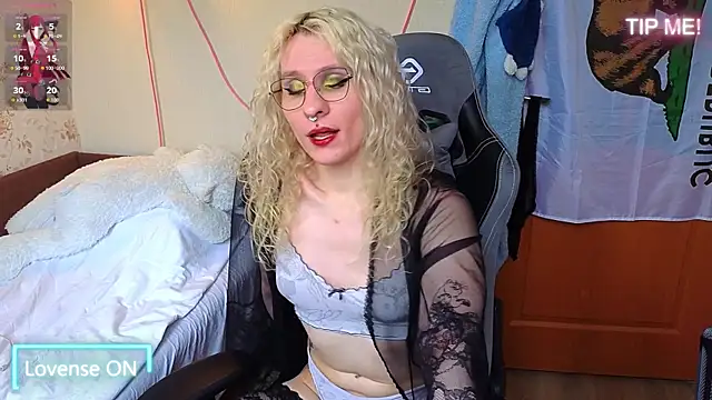 Lori Myaf online show from 25, 4, 2026