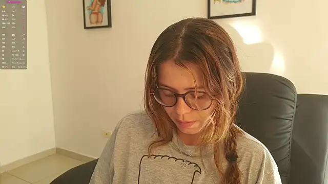 Snapshot of irinasweet27 chatting on 8, 1, 2025 irinasweet27 online show from 8, 1, 2025