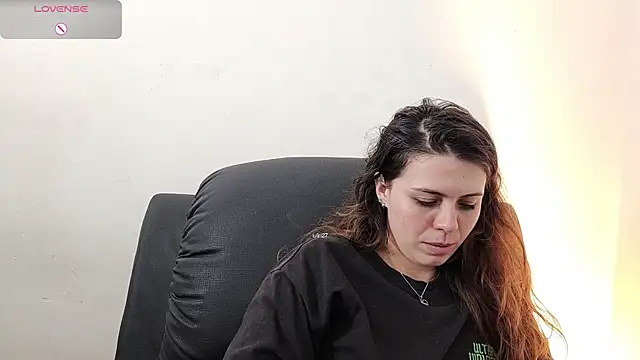 Snapshot of irinasweet27 chatting on 18, 10, 2025 irinasweet27 online show from 18, 10, 2025