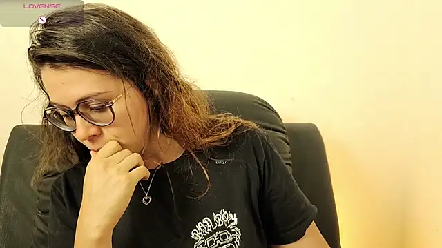 Snapshot of irinasweet27 chatting on 6, 11, 2025 irinasweet27 online show from 6, 11, 2025