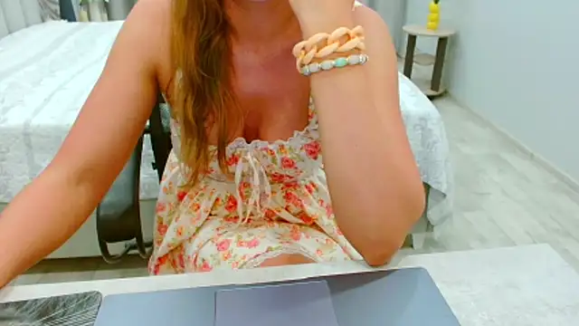 EveLove33 online show from 10, 6, 2026