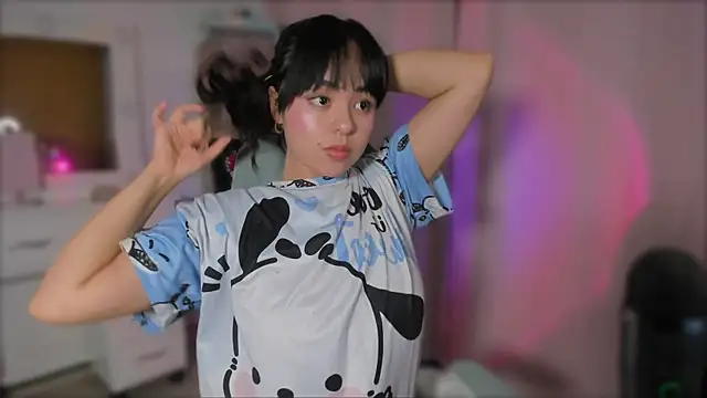 Snapshot of Olivia_xd_ chatting on 6, 3, 2025 Olivia xd online show from 6, 3, 2025