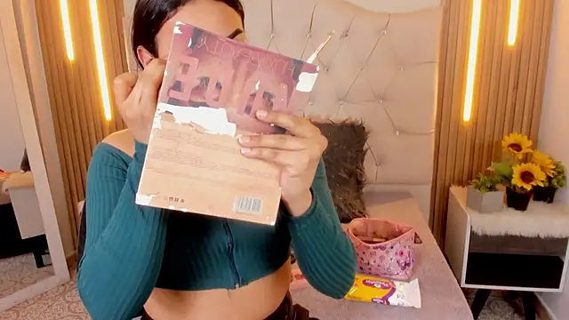 Andrys  online show from 2, 10, 2025