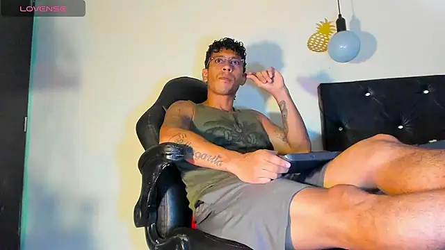 FuckHardlove online show from 28, 12, 2024