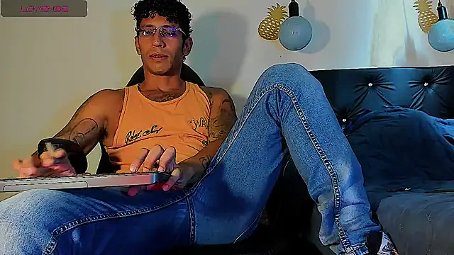 FuckHardlove online show from 27, 2, 2025