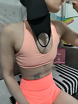 I AM NOT A SLUT online show from 28, 4, 2026