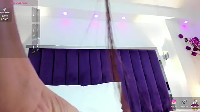 Snapshot of SaraRiley chatting on 4, 2, 2025 SaraRiley online show from 4, 2, 2025