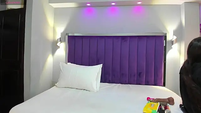 Snapshot of SaraRiley chatting on 10, 9, 2025 SaraRiley online show from 10, 9, 2025