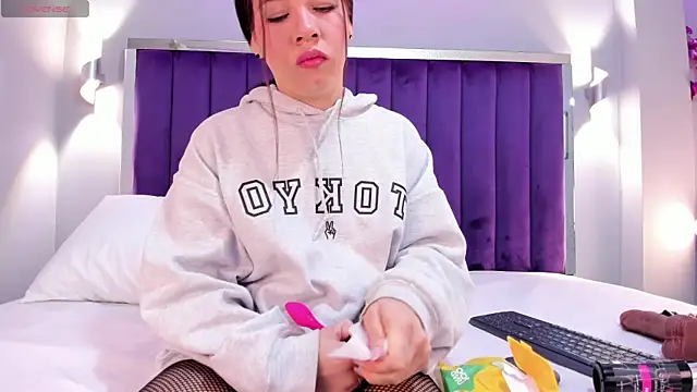 Snapshot of SaraRiley chatting on 11, 9, 2025 SaraRiley online show from 11, 9, 2025