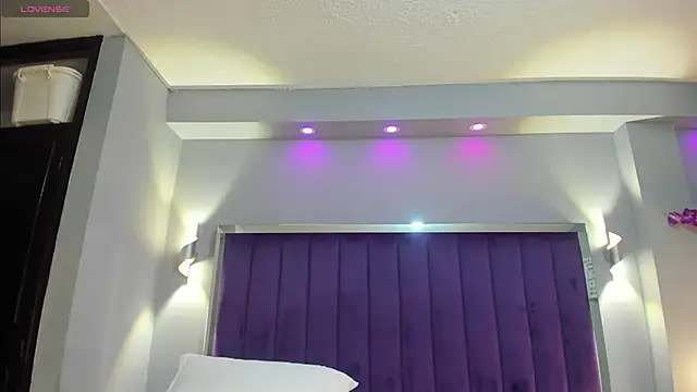 Snapshot of SaraRiley chatting on 20, 10, 2025 SaraRiley online show from 20, 10, 2025