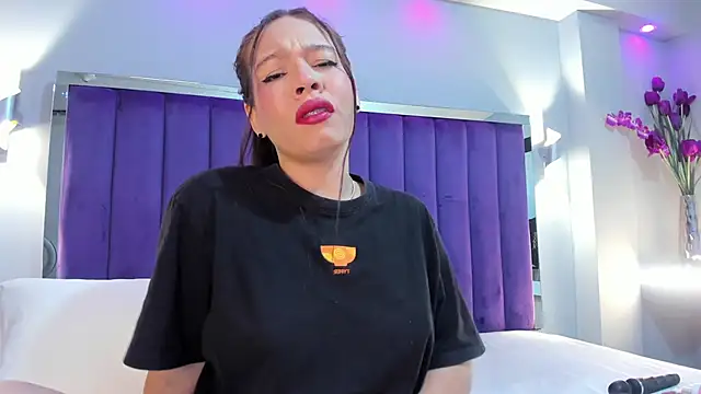 Snapshot of SaraRiley chatting on 27, 10, 2025 SaraRiley online show from 27, 10, 2025