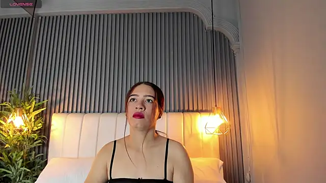 Snapshot of SaraRiley chatting on 10, 11, 2025 SaraRiley online show from 10, 11, 2025