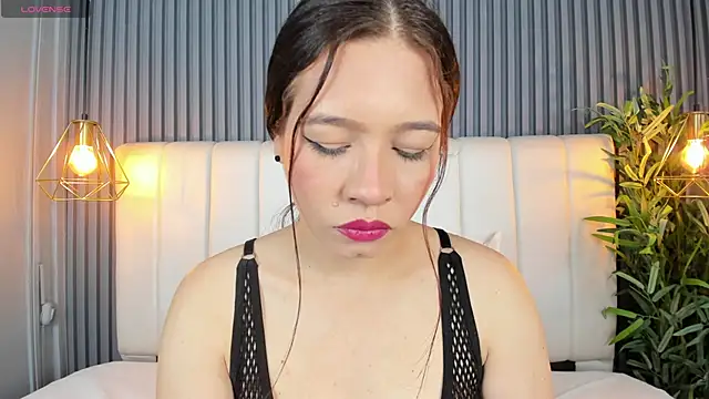 Snapshot of SaraRiley chatting on 27, 11, 2025 SaraRiley online show from 27, 11, 2025