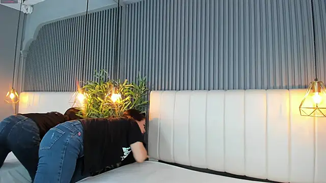 SaraRiley online show from 7, 1, 2026