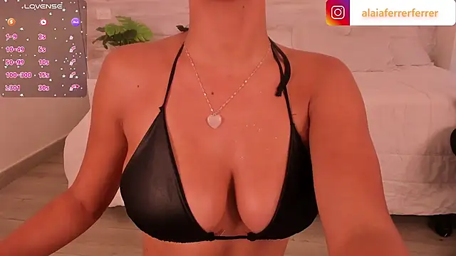 Alaia Ferrer  online show from 3, 2, 2025