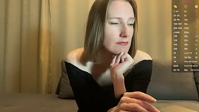 Snapshot of MonikaBos chatting on 7, 12, 2024 MonikaBos online show from 7, 12, 2024