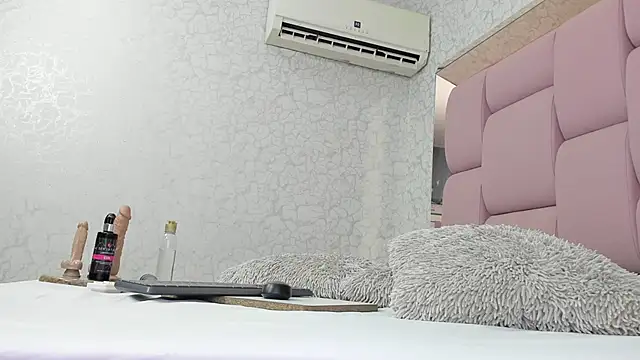 Snapshot of _Molly_rosse_ chatting on 6, 3, 2025 Molly rosse online show from 6, 3, 2025