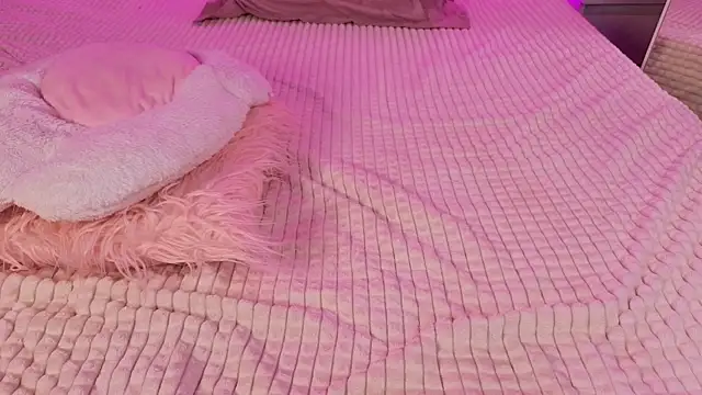 Snapshot of laney_vil chatting on 14, 12, 2024 laney vil online show from 14, 12, 2024