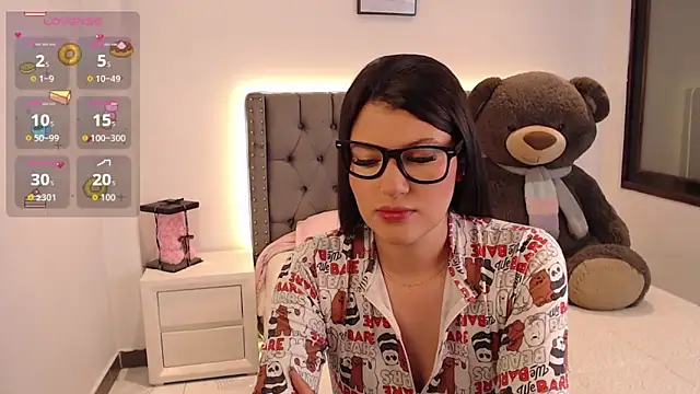 Snapshot of Nicols66 chatting on 21, 11, 2025 Nicols66 online show from 21, 11, 2025