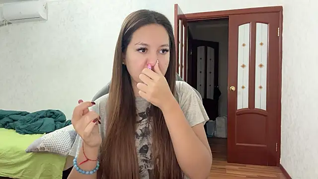 Nelly Fischer online show from 12, 12, 2024